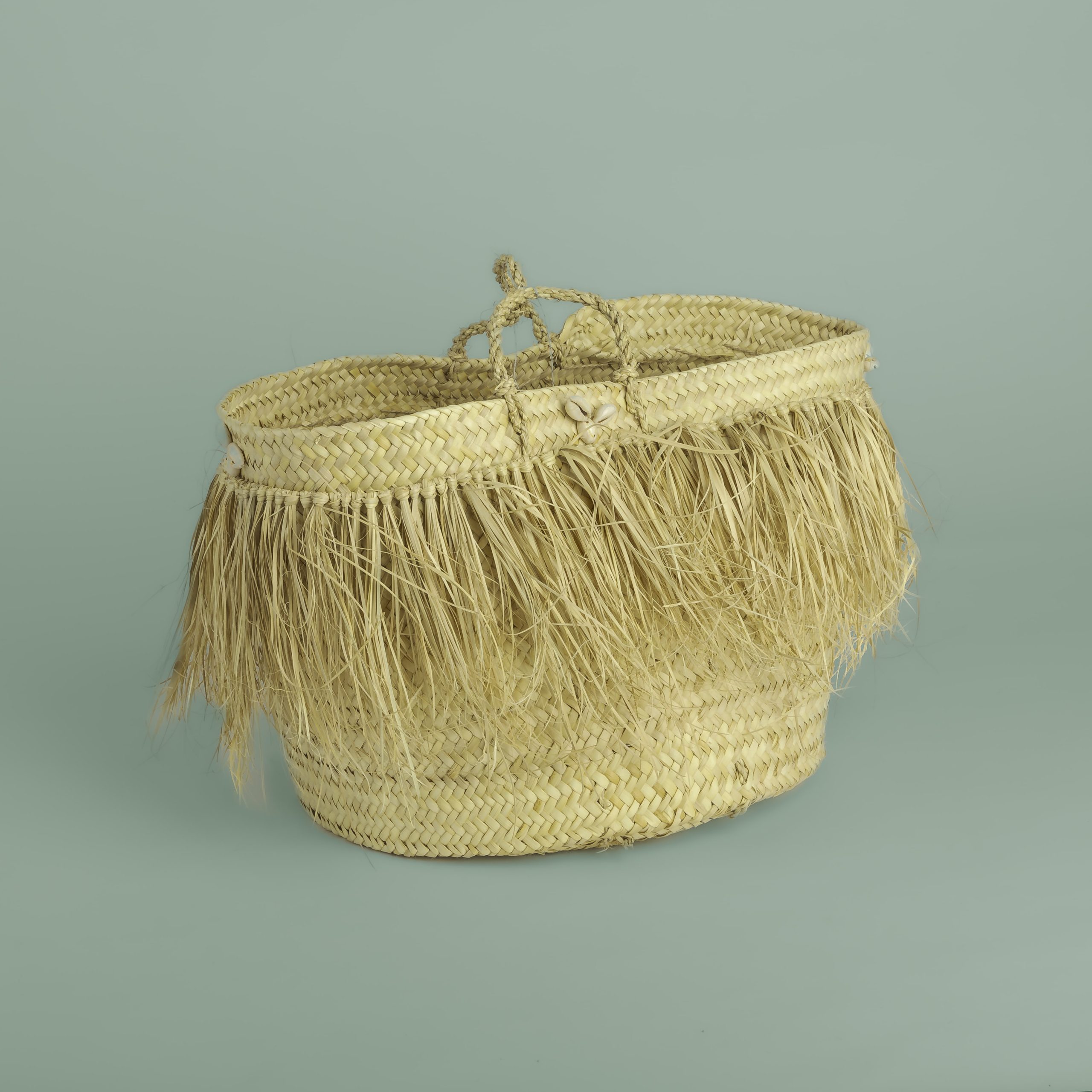 Panier en paille avec franges naturelles